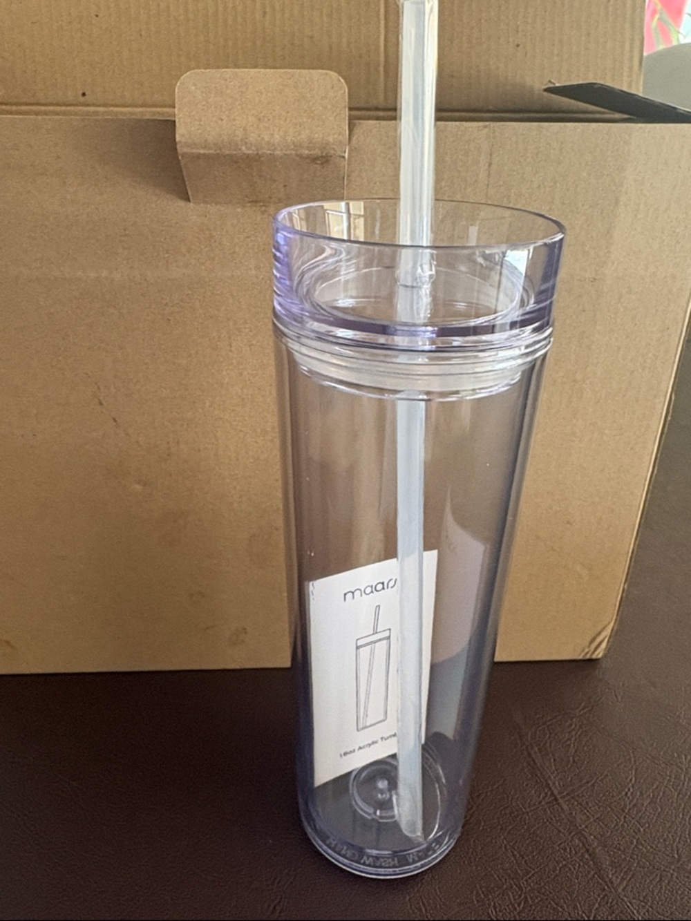 New Clear Acrylic Tumbler with Straw - 16 oz. set of 4